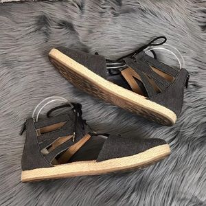 Born BOC Espadrille Lace Up Flats Sz 7